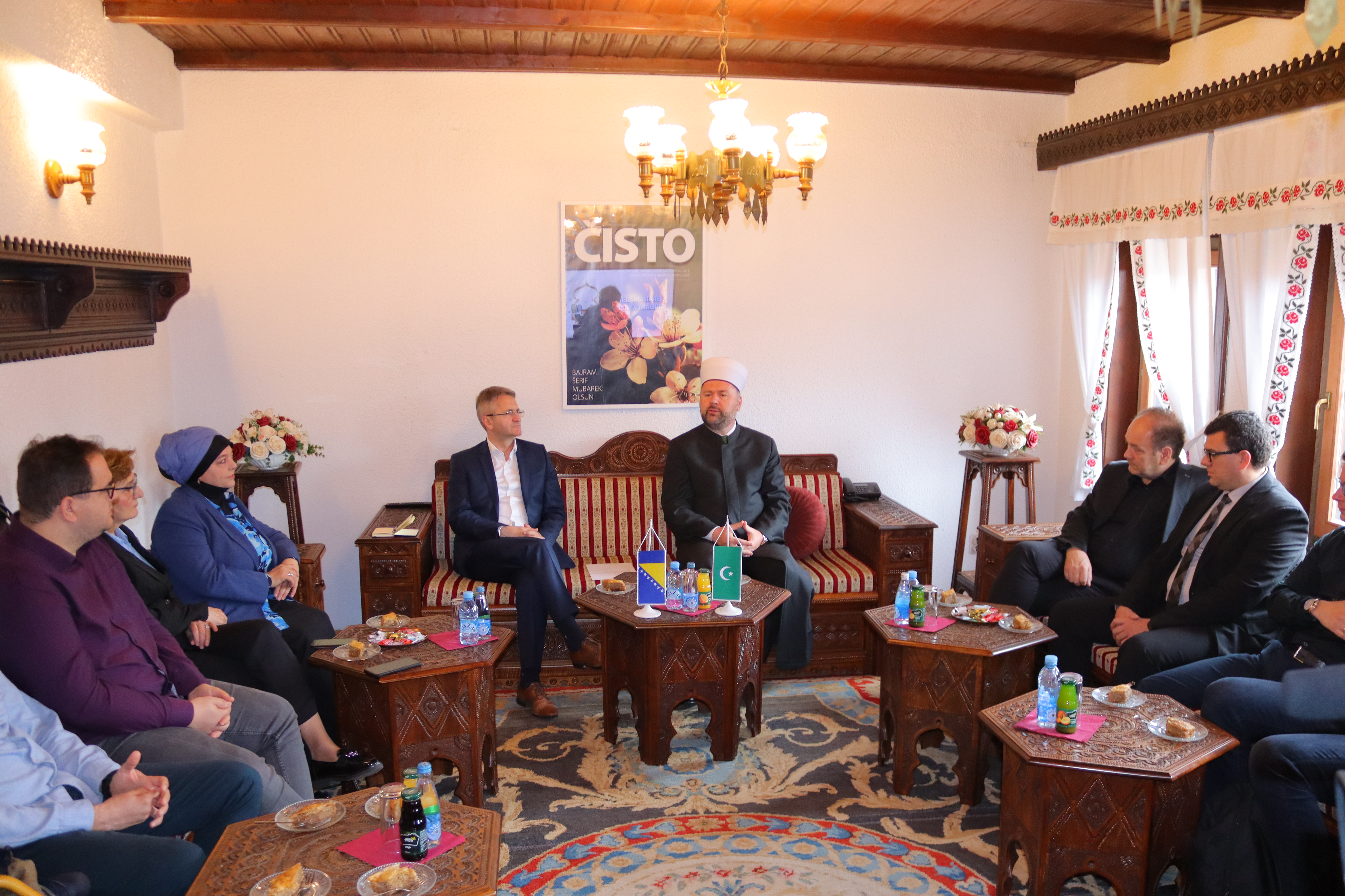 Muftija zenički Mevludin efendija Dizdarević u razgovoru sa predstavnicima medijske zajednice sa područja ovog kantona